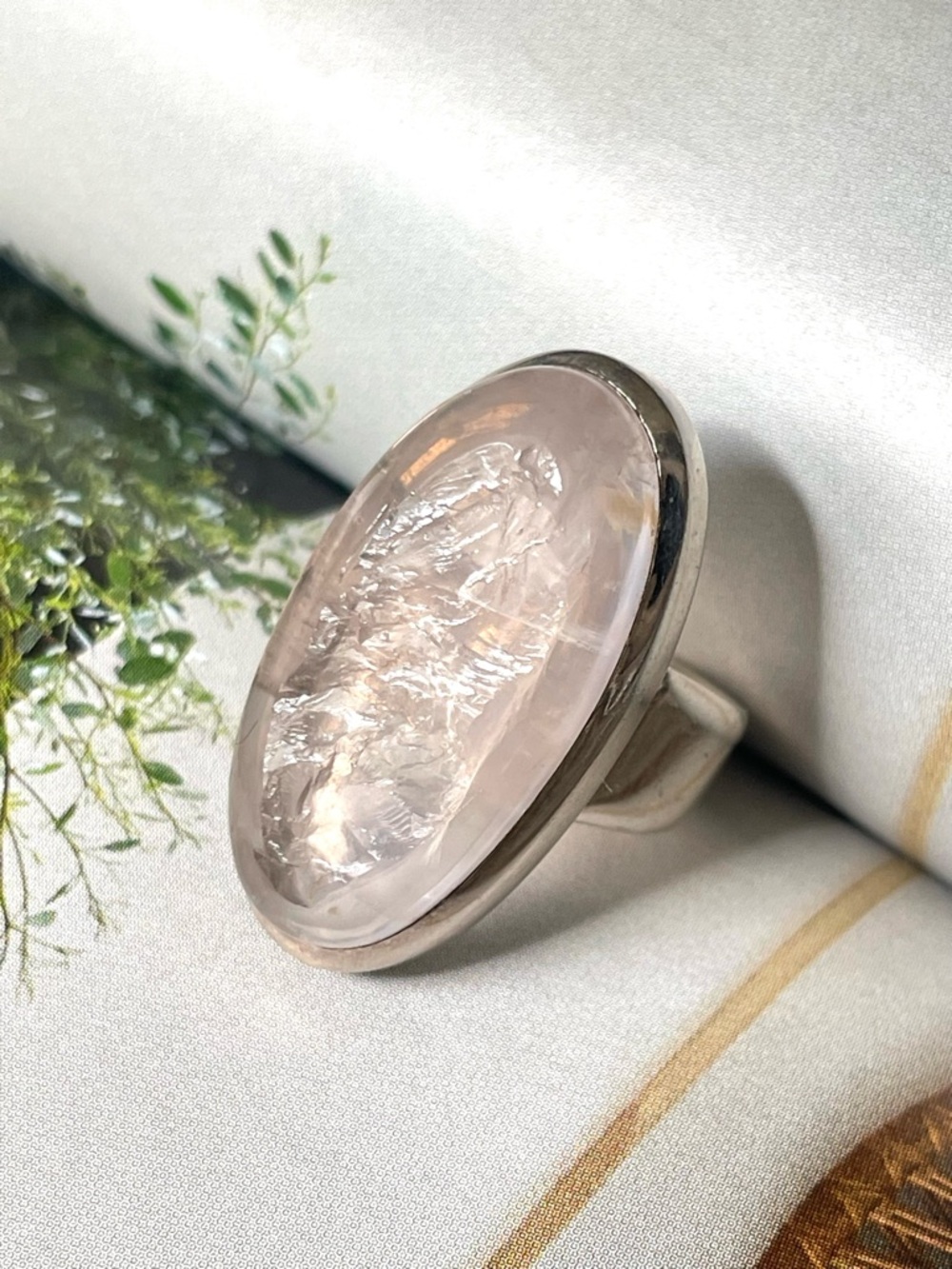 Stunning 925 Sterling silver Natural Rose Quartz Statement Ring!! US:6